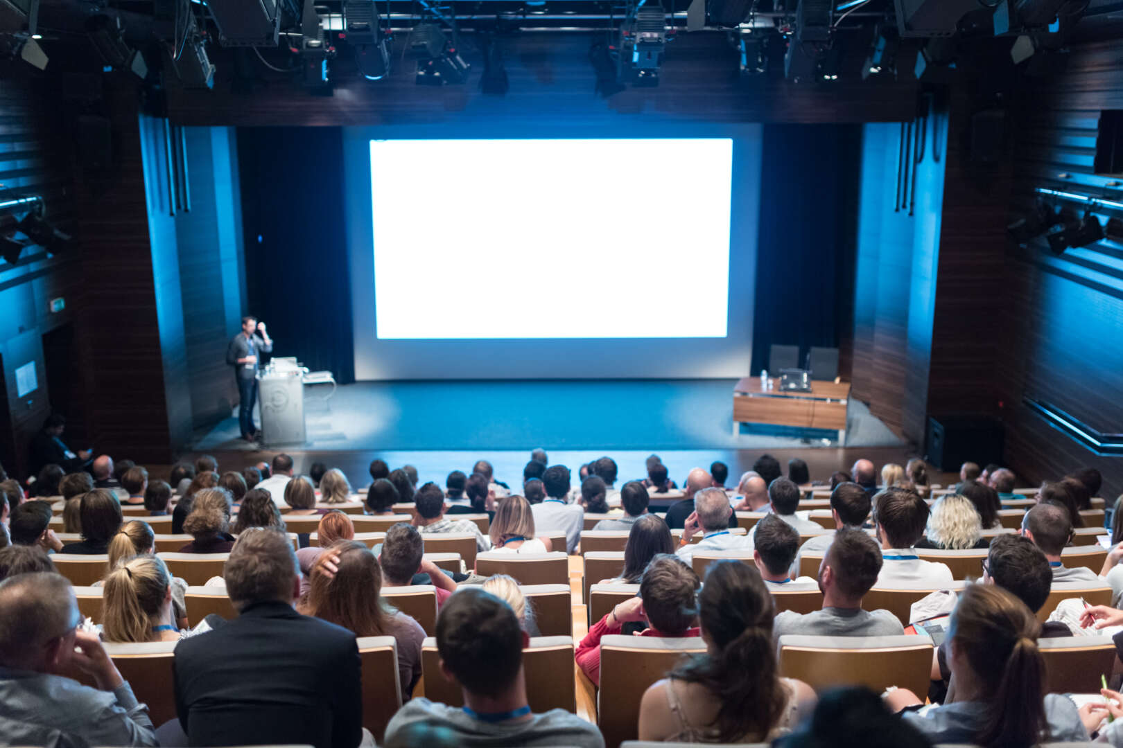 Business,And,Entrepreneurship,Symposium.,Speaker,Giving,A,Talk,At,Health